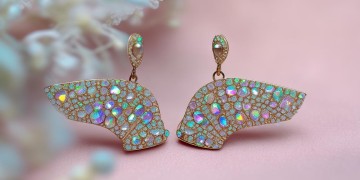 像个扇子的耳环出自哪首歌？