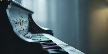 不是伤心的理由究竟是哪首歌？